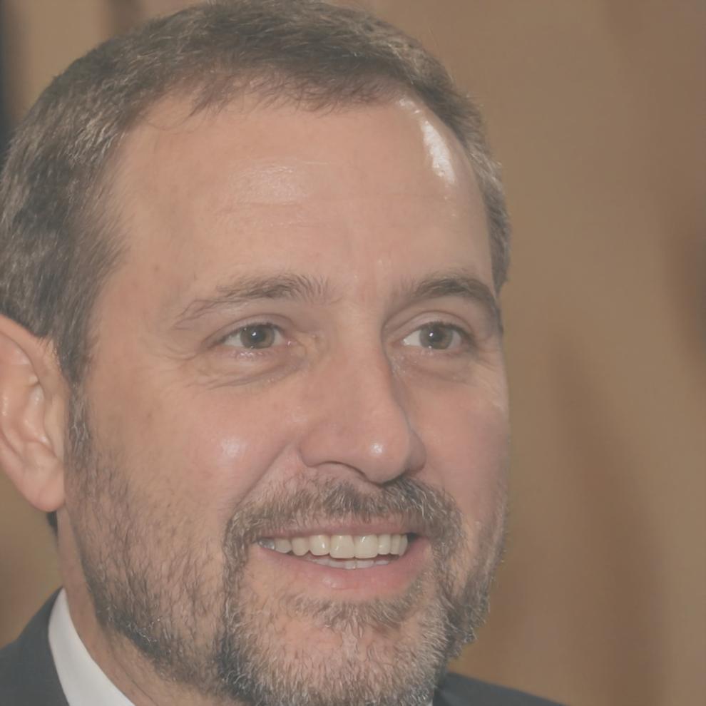 Portret Traian Păduraru, mentor educație financiară