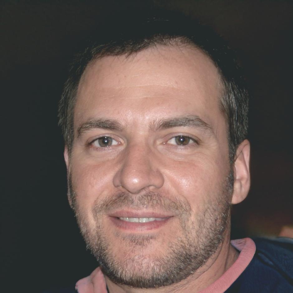 Portret Sorin Dumitrașcu, mentor educație financiară