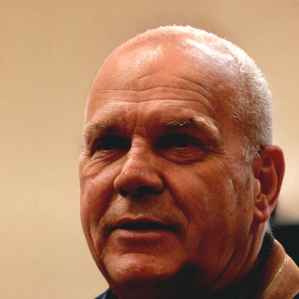 Portret Dragoș Păunescu